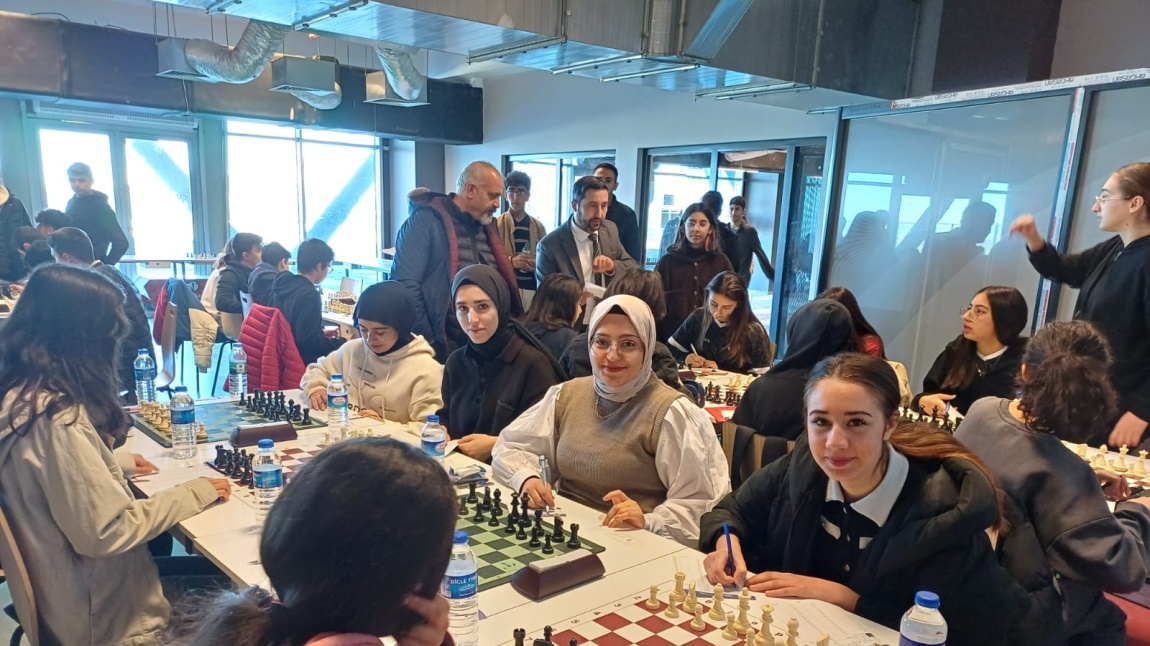 Okulumuz Öğrencileri Satranç Turnuvasında İl Birincisi Olmuştur...